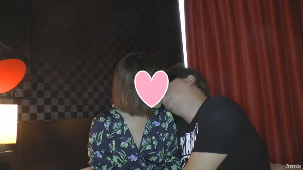 【個人撮影】顔出し　素朴な18歳女子大生　3Pして　2穴で交互にエッチwww【高画質版有】