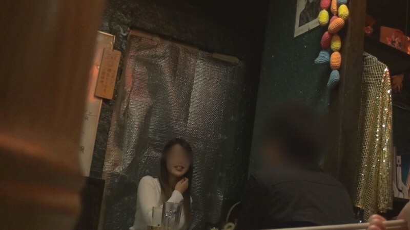 【無修正ｘ個人撮影】人の奥さん愛奴3号　呑み屋にいる男性を逆ナンさせて、中出しをしてもらうミッションを与えてみた【♯逆ナン】