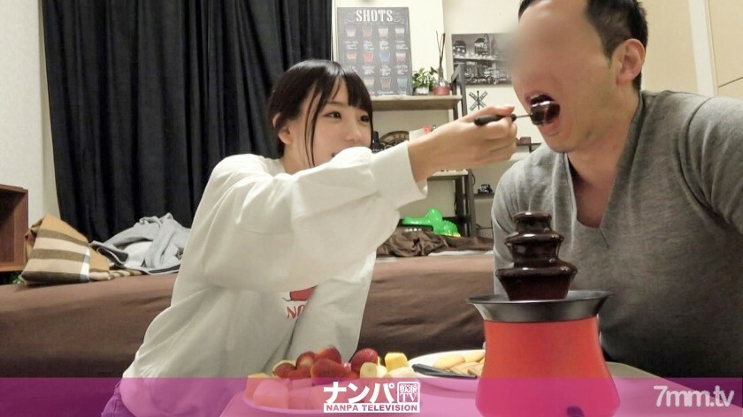 GANA-1997 GANA-1997 在100战的南帕大师的枪房中，带来SEX隐藏射击111巧克力，香蕉，chi●Po美味和pakuri♪但是出现色情和天真的苗条女孩！