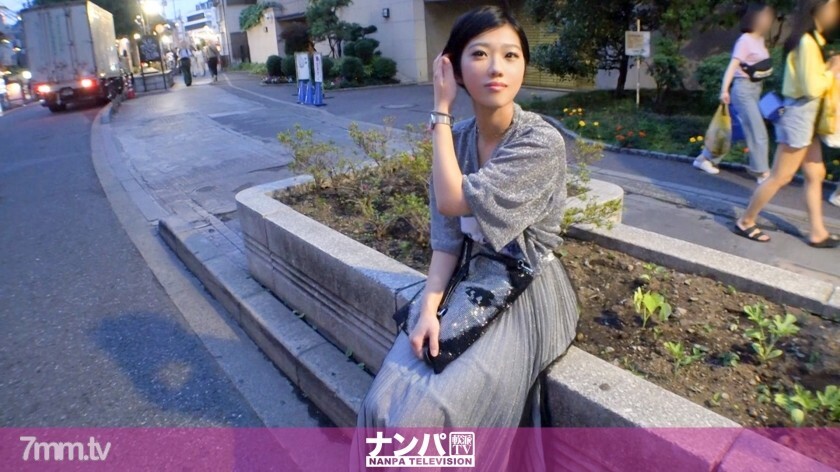 マジ軟派、初撮。 1373 夜の裏原で黒髪ショートのオシャレ女子を突撃ナンパ！『ファッションインタビュー』というキラーワードにまんまと釣られてホテルへ！