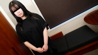 MUSUME-040123_01 我以為她是個初學者女孩，但我最終穿著她的紅色內衣和剃光的陰部中出她！