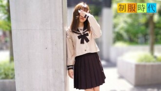 Uniform era ~A beautiful girl with a nice shaved pussy who will even swallow it~
