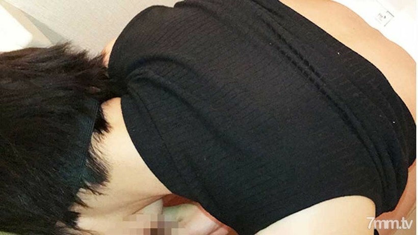 SHIROTSUMA0022 SHIROTSUMA0022 【主妇】【单拍】打扫卫生打盹累了的老婆，从内裤边插了一根肉棒。中出追上厕所的老婆
