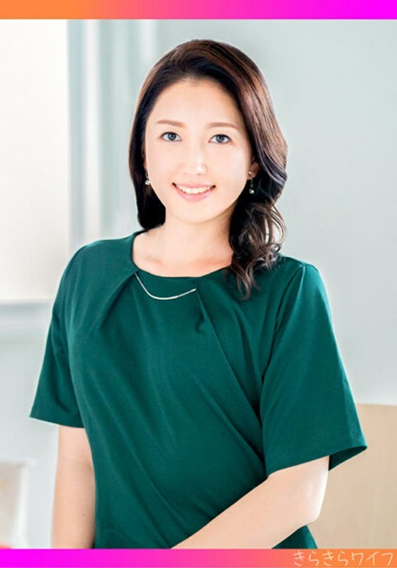 남편보다 큰 바람막이에 환희 솟아오르는 쾌감에 사정을 강청하는 유부녀