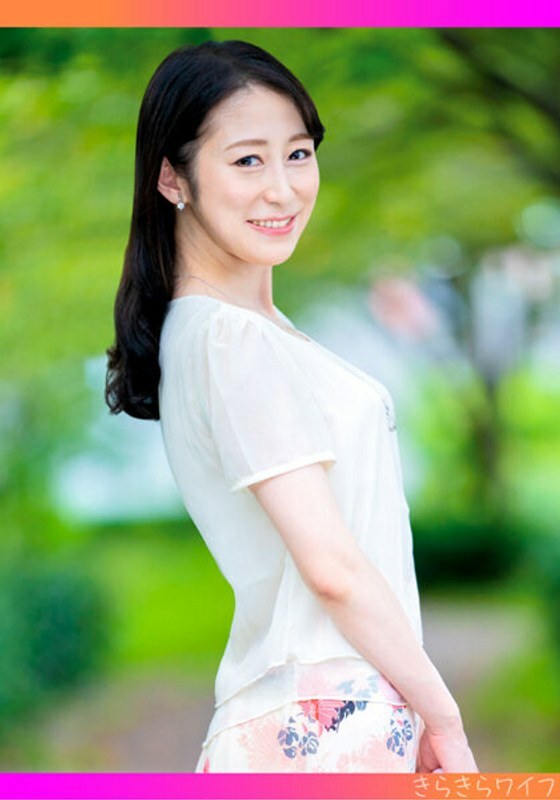 색백미피부의 청초아내? 실제로는 성에 욕심이 많은 도스케베 부인! 마초 바디의 격렬한 피스톤에 승천 질내 사정 성교
